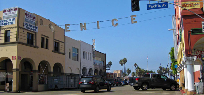 Venice sign on Wynward Ave