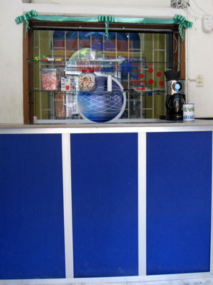 Internet cafe desk in Centro Comercial Y Empresarial Getsemani, Cartagena, Colombia